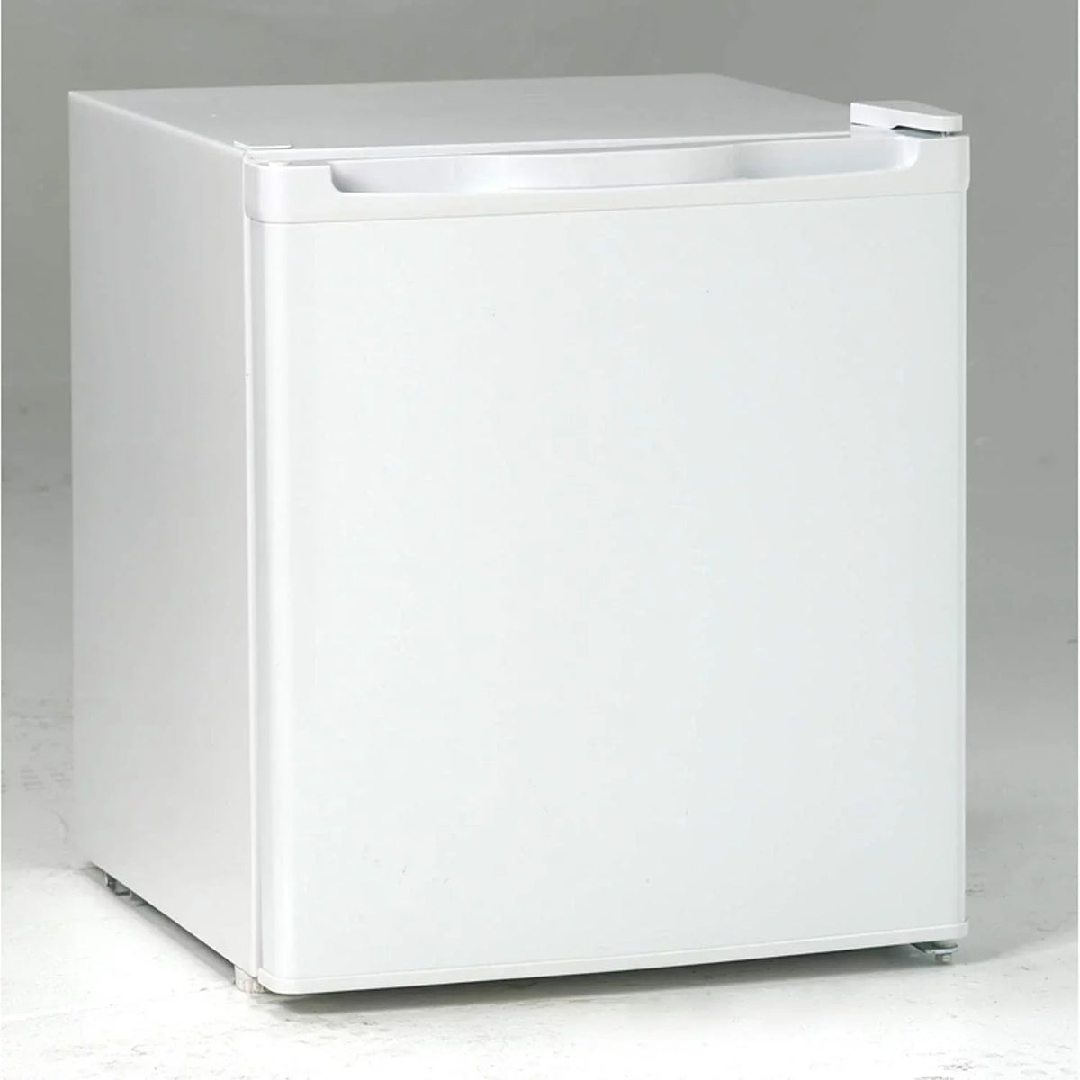 Avanti 6014049 120 watt 1.7 cu. ft. Ivory Sizeteel Compact Refrigerator